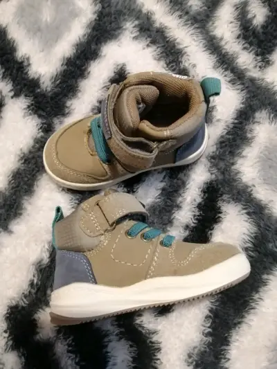 Zapatillas de bebé con velcro y cordones - miniatura 1