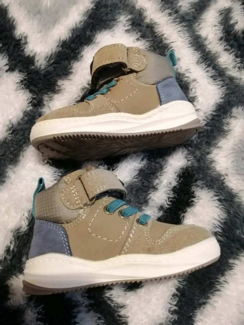 Zapatillas de bebé con velcro y cordones - 2