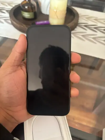 iPhone 1 en excelente estado con caja y accesorios - miniatura 3