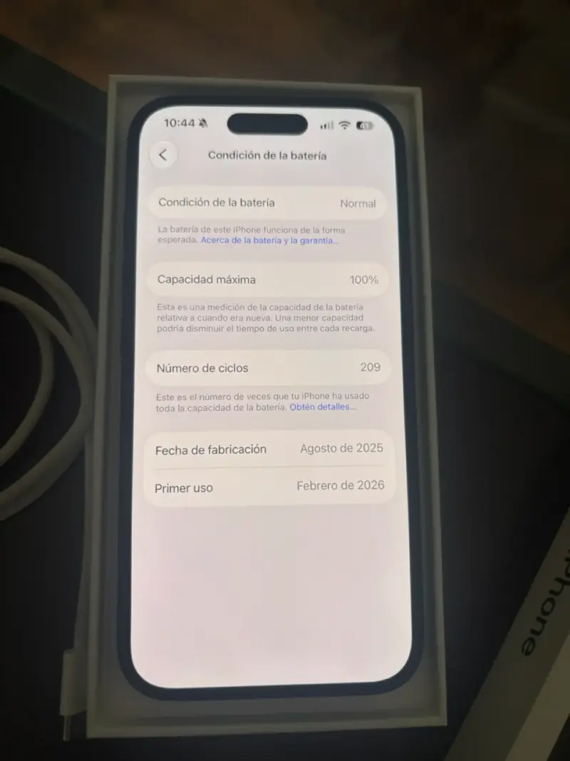 iPhone 1 en excelente estado con caja y accesorios - 4