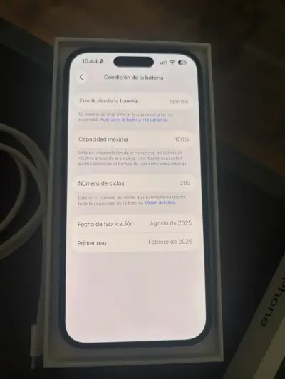 iPhone 1 en excelente estado con caja y accesorios - miniatura 4