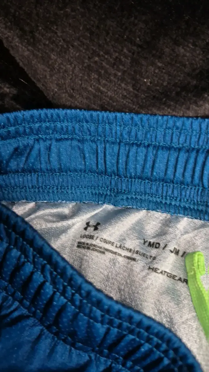 Shorts deportivos azules Under Armour para niño - 2