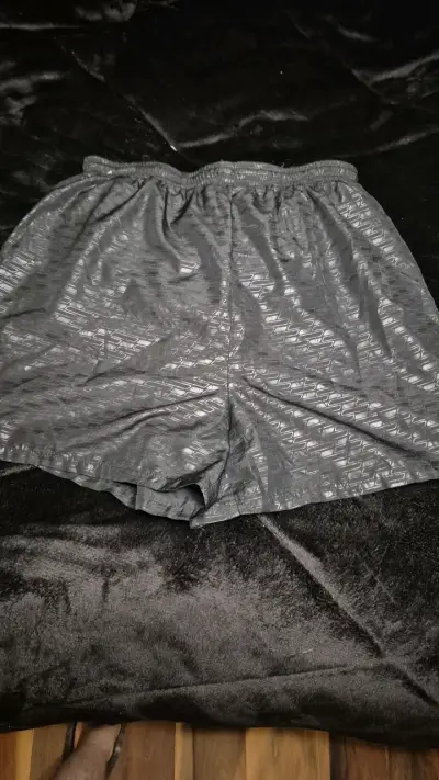 Shorts deportivos Reebok negros talla L - miniatura 1