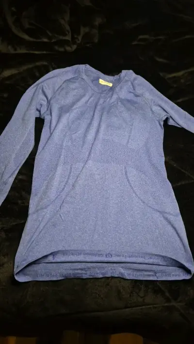 Polera deportiva azul de manga larga - miniatura 1