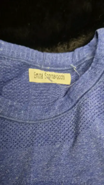 Polera deportiva azul de manga larga - miniatura 2