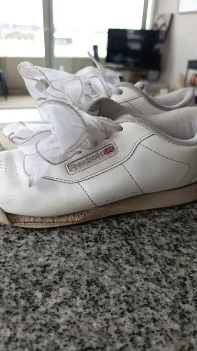 Zapatillas Reebok cuero Usadísimas #39 - miniatura 2