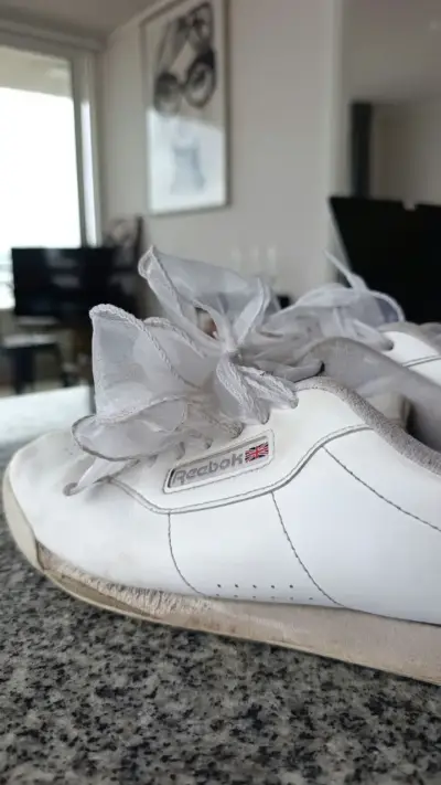 Zapatillas Reebok cuero Usadísimas #39 - miniatura 3