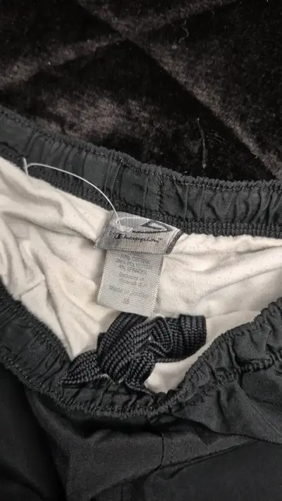 Shorts deportivos negros con bolsillos - miniatura 3