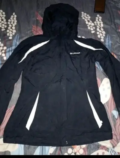 Chaqueta impermeable negra Columbia con capucha - miniatura 1