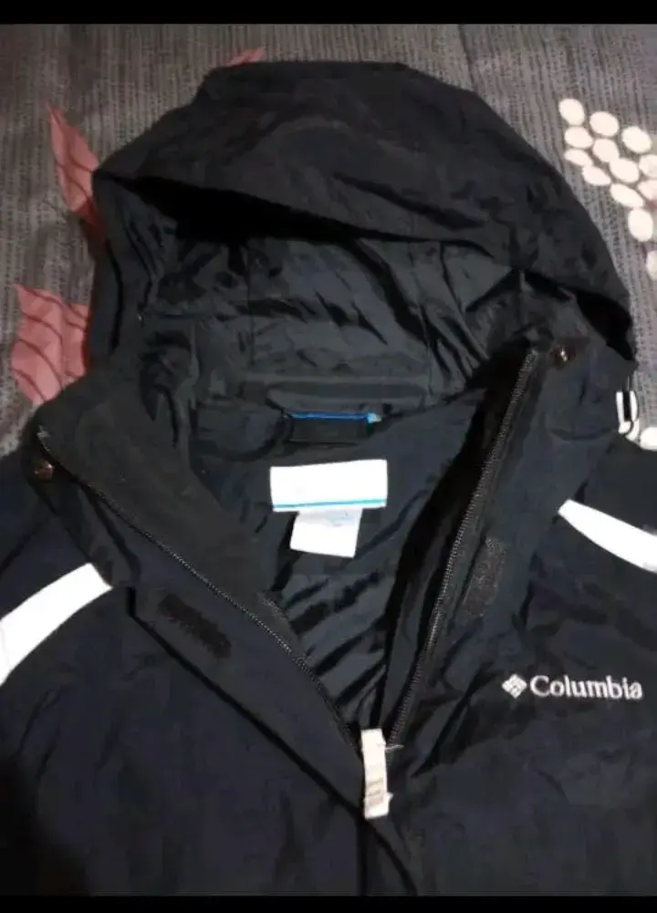 Chaqueta impermeable negra Columbia con capucha - 2