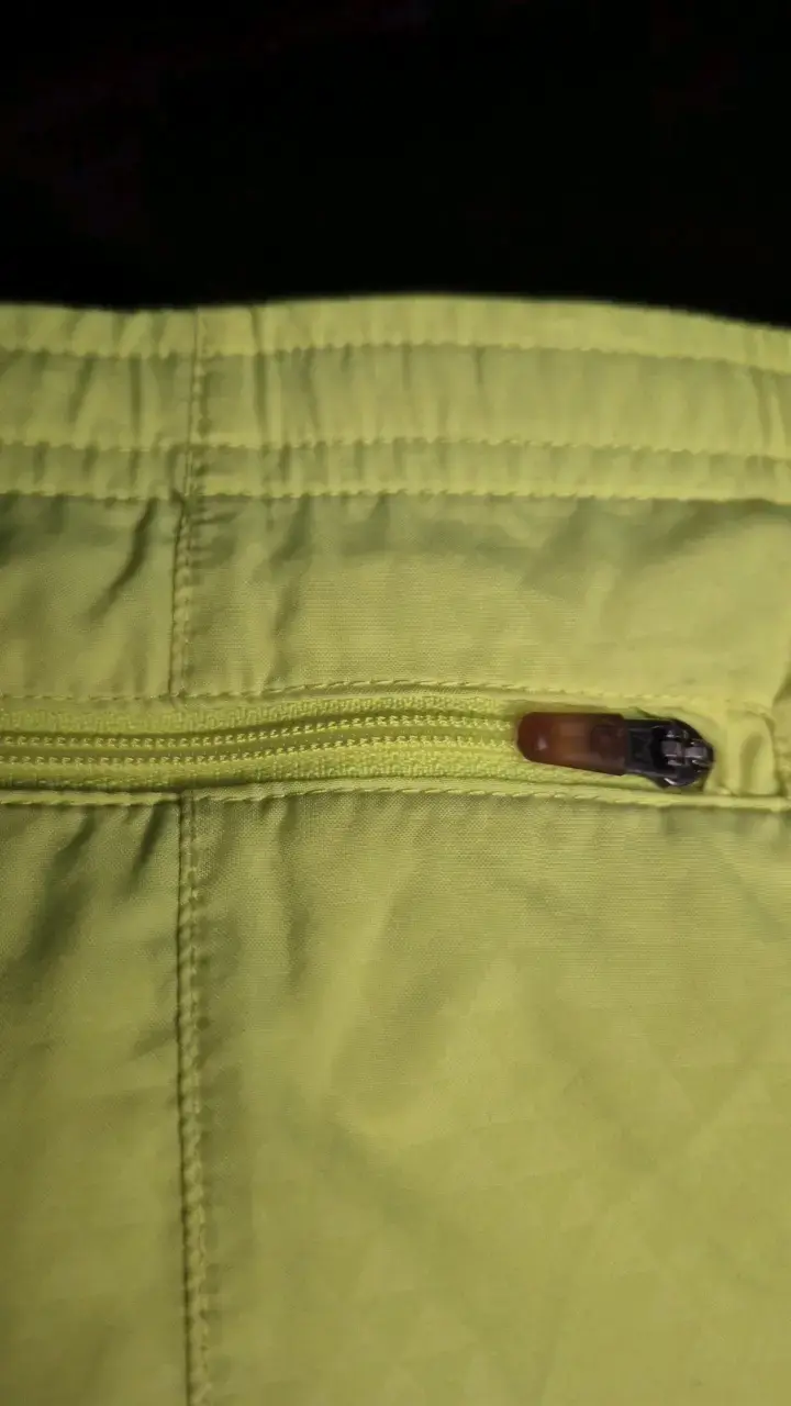 Shorts deportivos Nike Dri-Fit amarillos - 4