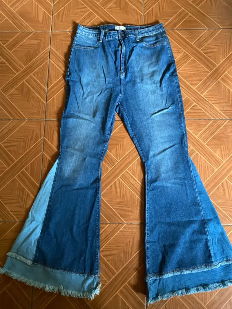 Jeans cargo y acampanados tallas grandes - 1