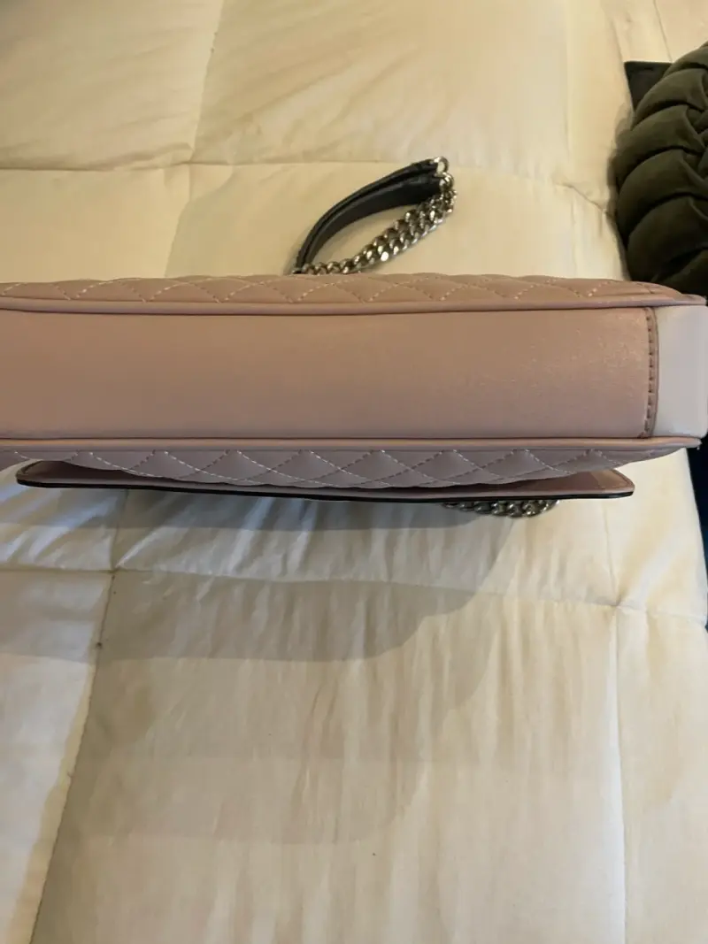 Cartera Guess crossbody con cadena metálica - 3