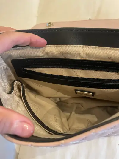 Cartera Guess crossbody con cadena metálica - miniatura 5