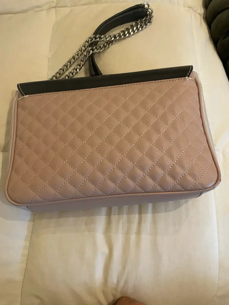 Cartera Guess crossbody con cadena metálica - 6