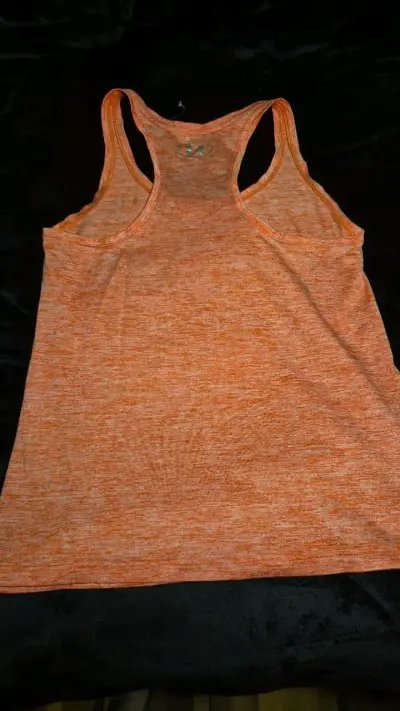 Polera Deportiva Mujer Under Armour Naranja - miniatura 3