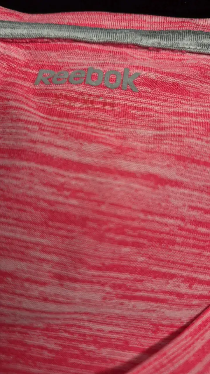 Polera deportiva Reebok rosada para mujer - 2