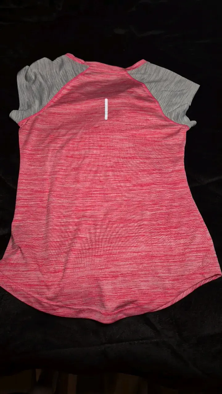 Polera deportiva Reebok rosada para mujer - 3