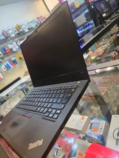 Laptop Lenovo ThinkPad T480 en buen estado - miniatura 2