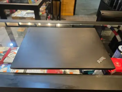 Laptop Lenovo ThinkPad T480 en buen estado - miniatura 4