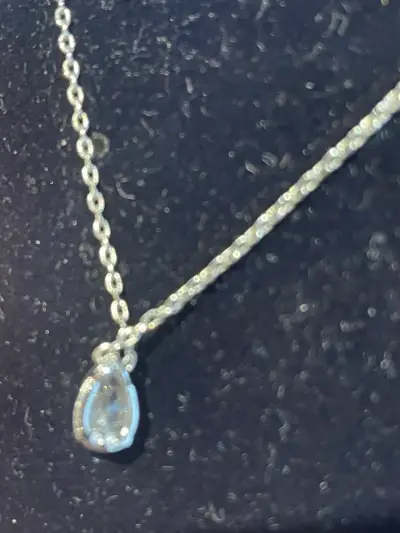 Conjunto de collar y aros con colgante de lágrima - miniatura 2