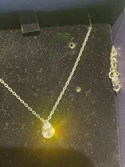 Conjunto de collar y aros con colgante de lágrima - miniatura 4