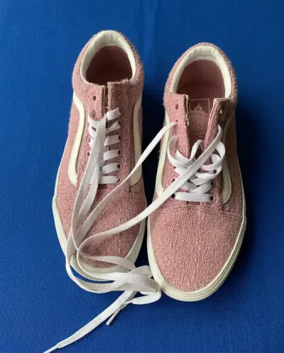 Zapatillas de lona rosadas con cordones - miniatura 1