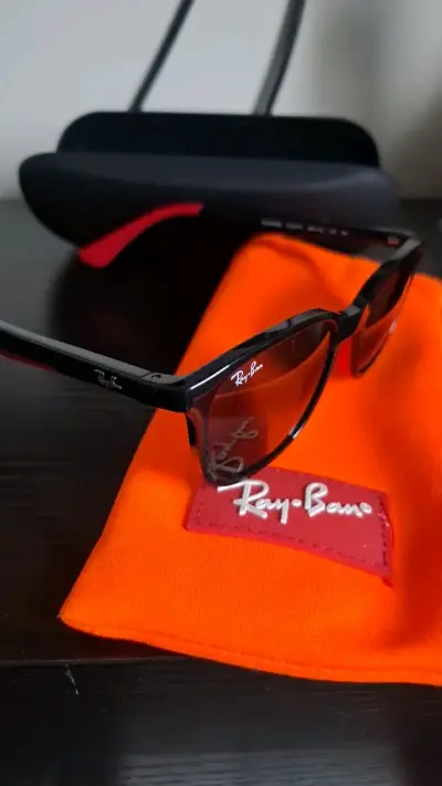 Gafas de sol de niño  Ray-Ban negras con funda - miniatura 2