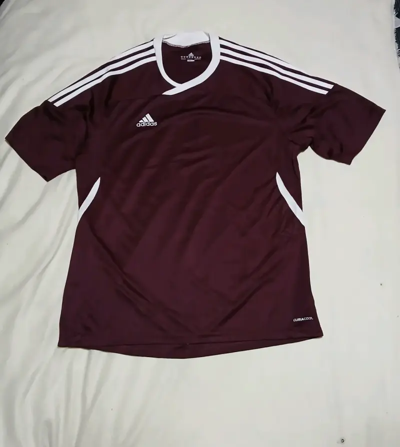 Polera deportiva Adidas ClimaCool burdeos