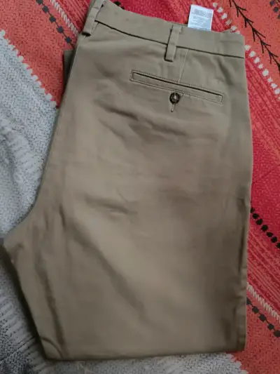 Pantalones Dockers caqui Talla 52 - miniatura 1