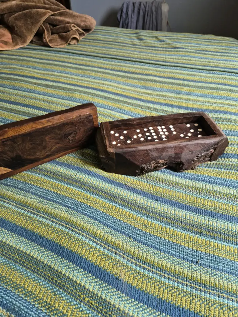 Juego de dominó artesanal en caja de madera en pal - 5