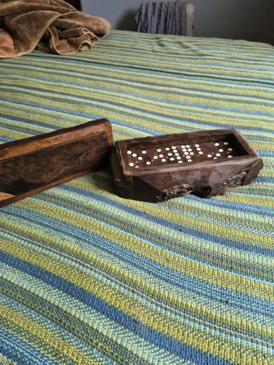 Juego de dominó artesanal en caja de madera en pal - miniatura 5