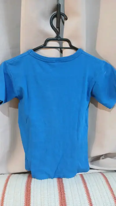 Polera azul Among Us para niños talla 14 - miniatura 2