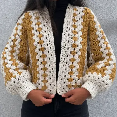 Cardigan de crochet blanco y mostaza para mujer - miniatura 1