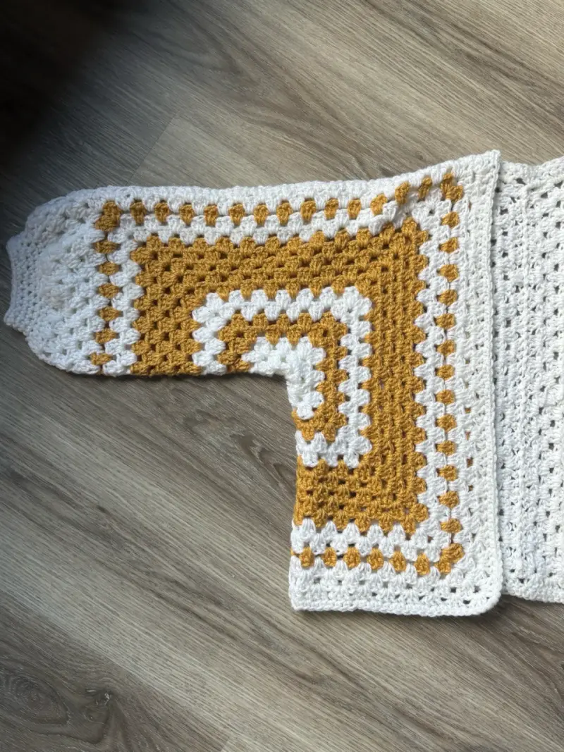 Cardigan de crochet blanco y mostaza para mujer - 3