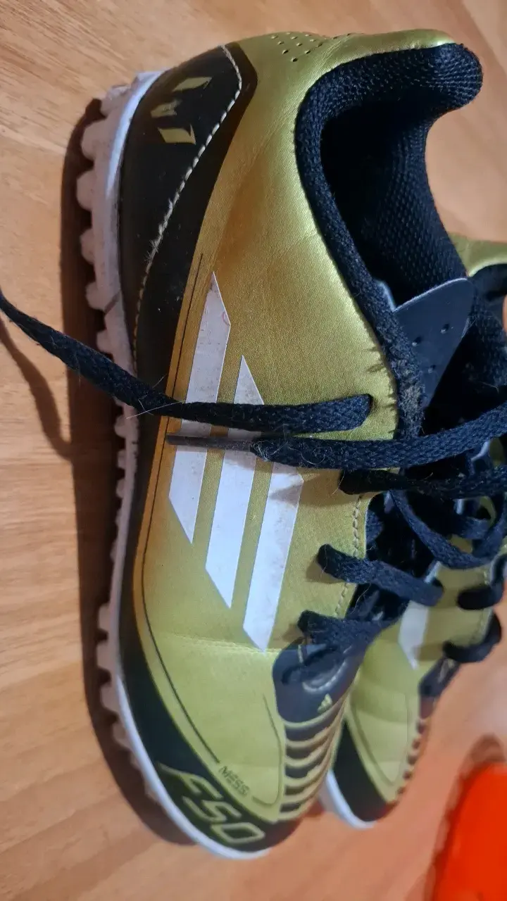 Zapatillas deportivas Adidas F50 Messi doradas - 3