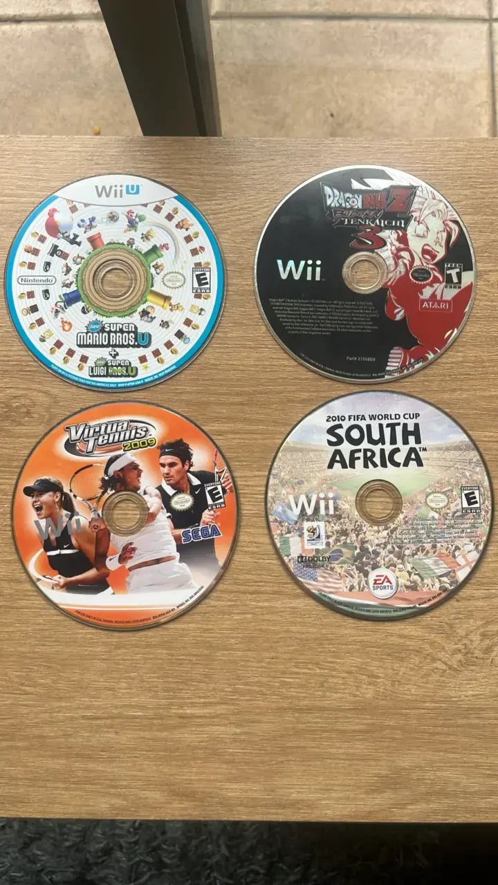 Lote Juegos, Cajas y Manuales Wii, Wii U, Switch, - 2