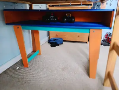 Escritorio infantil de madera colorido - miniatura 2
