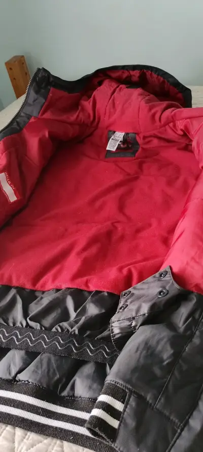 Chaqueta Dreamscape negra con capucha - miniatura 2
