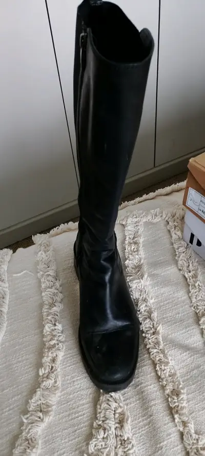 Botas largas de cuero negro para mujer - miniatura 1