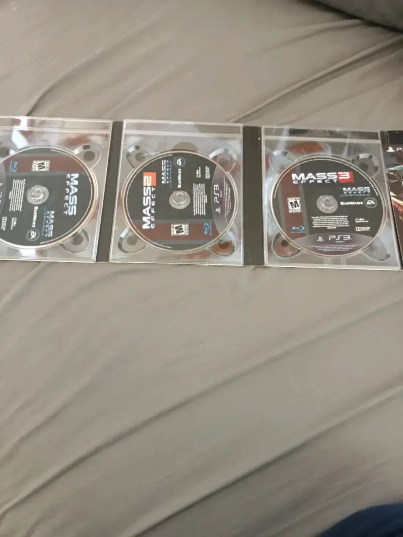Mass Effect Trilogy para PS3 - 3