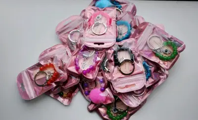Llaveros de recuerdo para regalos. - miniatura 3
