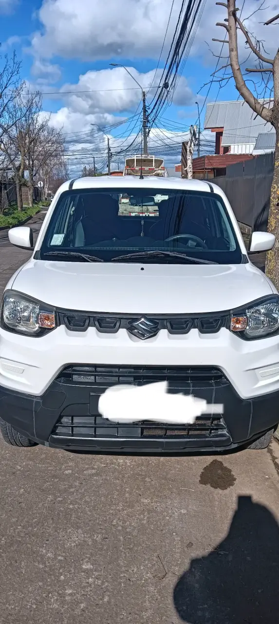 Auto Suzuki blanco en buen estado - 4