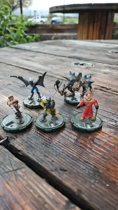 Figuras de juego de mesa coleccionables - miniatura 1