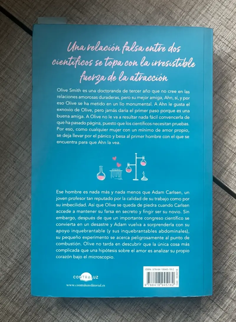 Libro 'La Hipótesis del Amor' de Ali Hazelwood - 2
