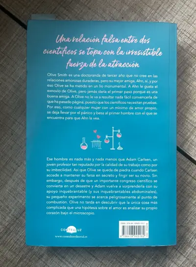 Libro 'La Hipótesis del Amor' de Ali Hazelwood - miniatura 2