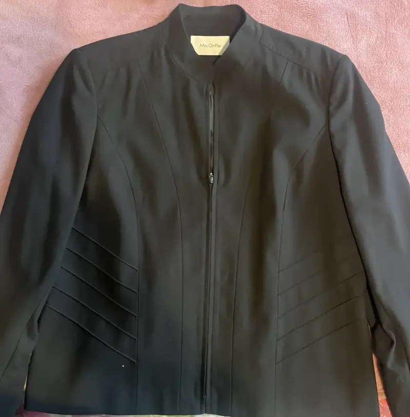 Chaqueta negra elegante MaGriffe para mujer