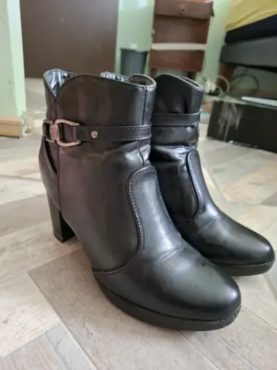 Botines de cuero negro con tacón alto - miniatura 1