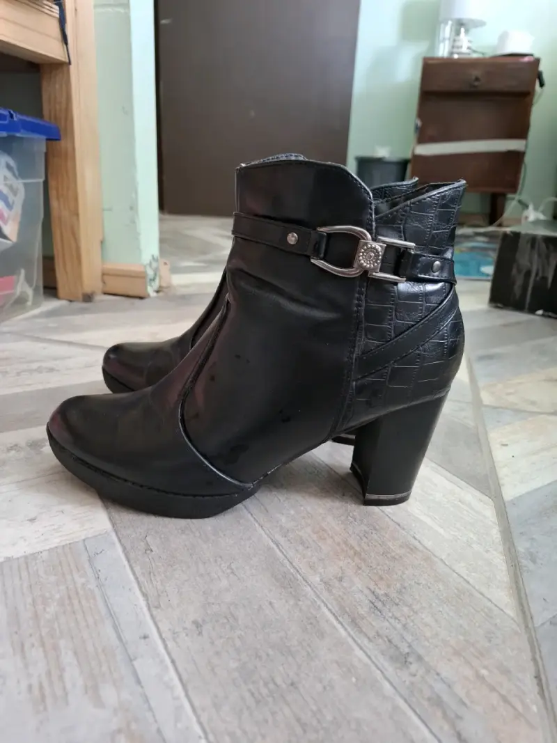 Botines de cuero negro con tacón alto - 3