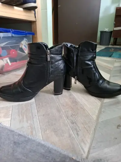 Botines de cuero negro con tacón alto - miniatura 4